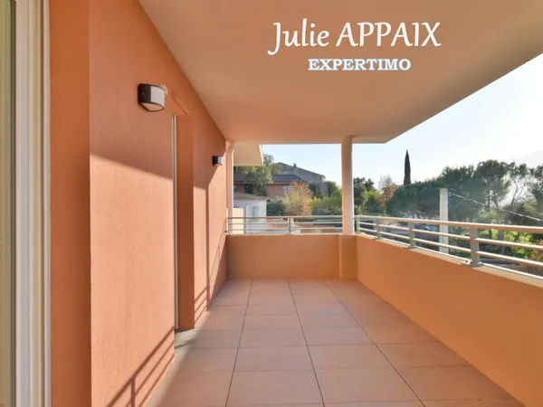 Fréjus, Appartement 4 pièces au dernier étage avec 52,90M2 d 
