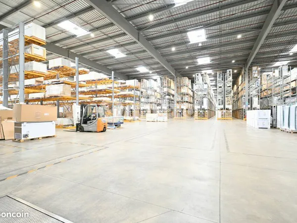 Local d'activité 9 280 m² 