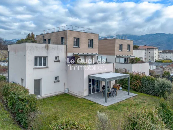 Duplex 5 pièces 108 m² 