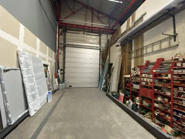 Local d'activité 452 m² 