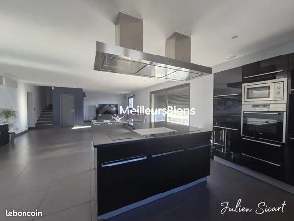 Villa 5 pièces 155 m² 