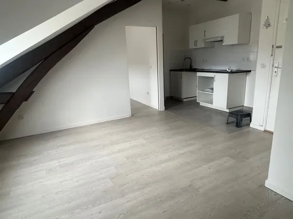 A louer, 2 pièces 27 m² Carrez, centre-ville
