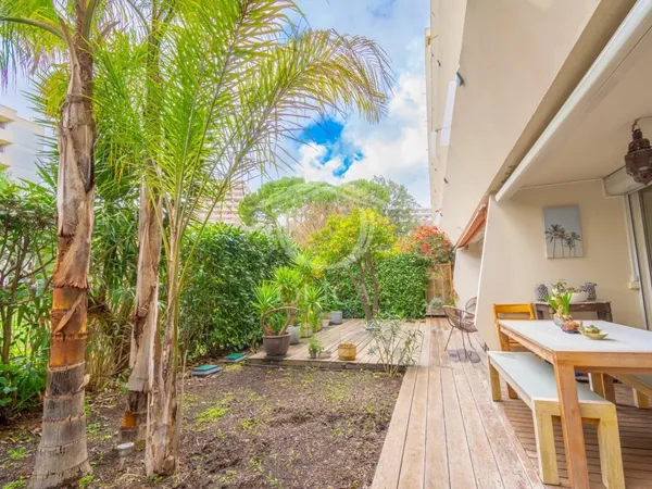 Superbe appartement rez-de-jardin 6 pièces 