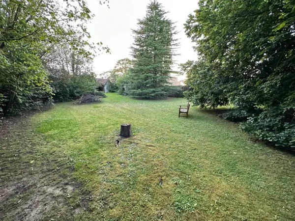 Terrain 323 m² 