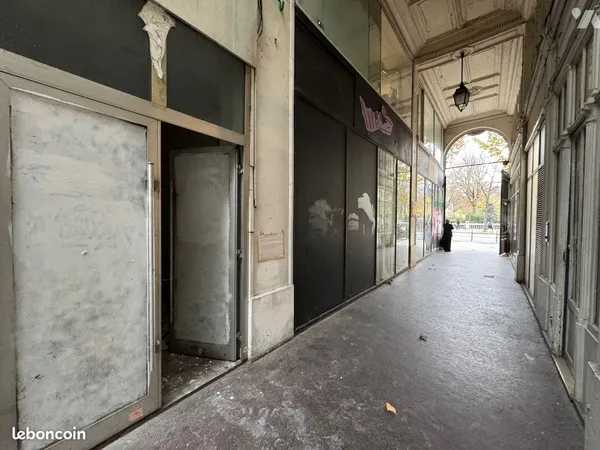 Local d'Activités 38 m² PARIS 2 