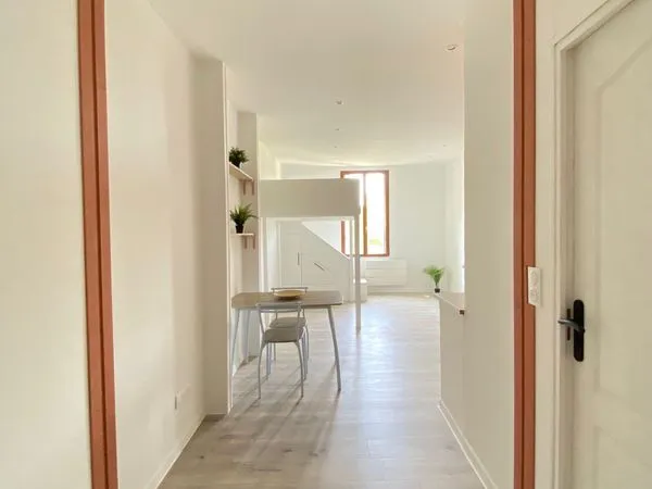 Studio meublé et rénové 