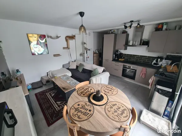 À vendre - Superbe appartement avec grande terrasse dans un environnement paisible 🌿 