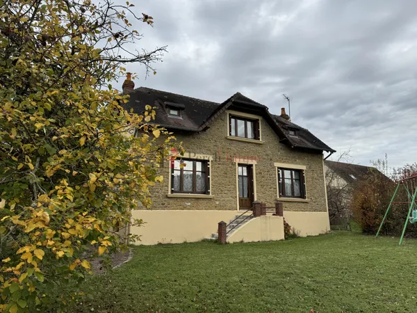 MAISON ANCIENNE EN VILLAGE 3 CHAMBRES 