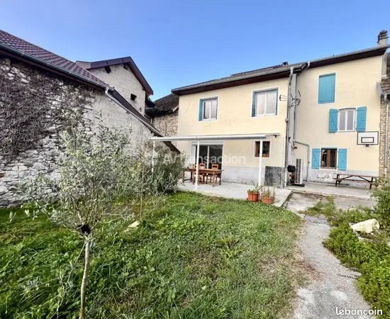 Maison 6 pièces 150 m² 