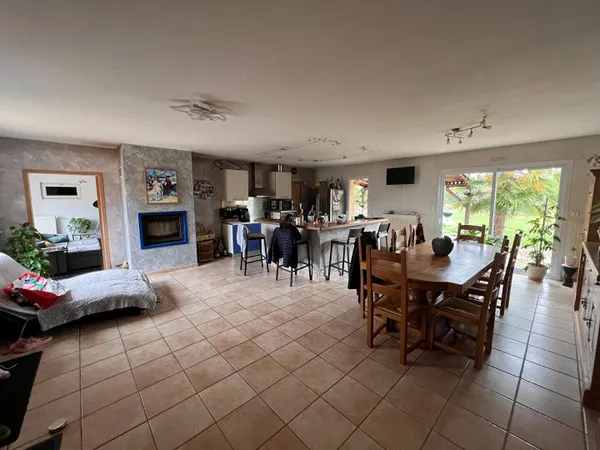 Maison de plain-pied 7 pièces 150 m² 