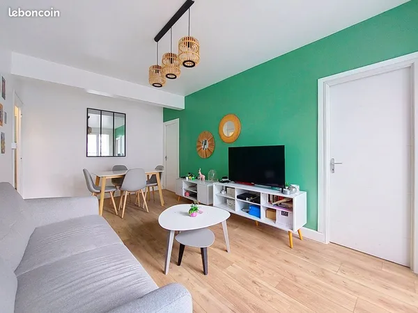 Chambres disponibles location entre filles Confluence Perrache 