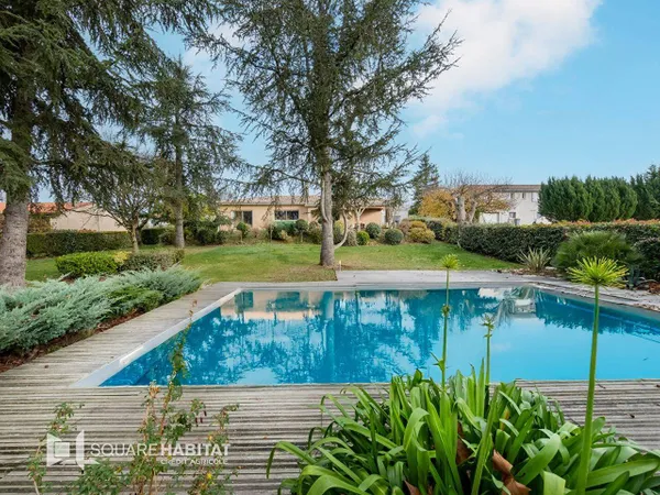 Maison de plain-pied 5 pièces 174 m² 