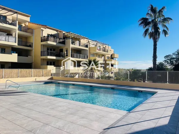 Domaine de terre rouge, bel appartement T2 de 36,85m2 avec terrasse et une place de stationnement 