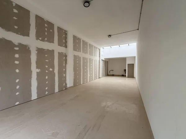 Local d'activité 75 m² 