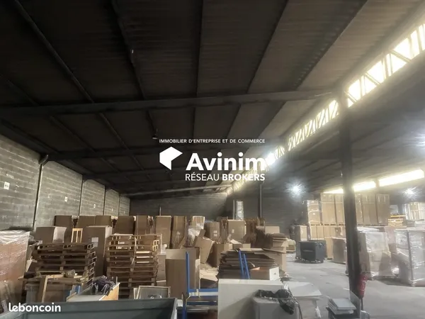 Local 450 m² Vitrolles 