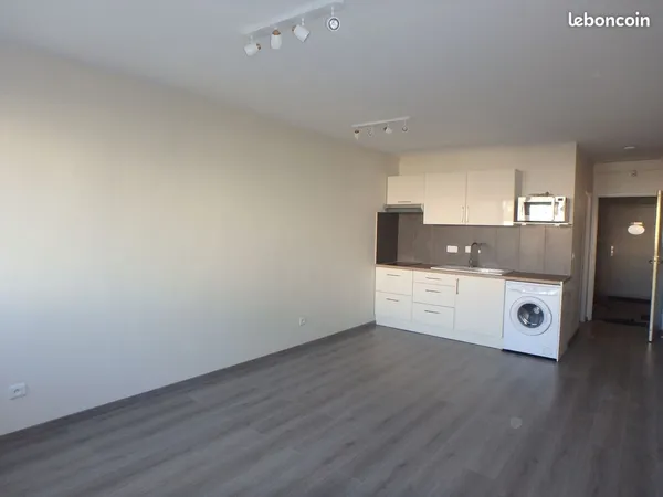 Studio 1 pièce 27 m² 