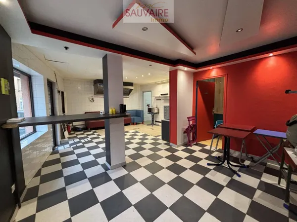 Local commercial 1 pièce 53 m² 