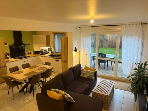 Maison à louer à Veretz - 4 pièces avec jardin 