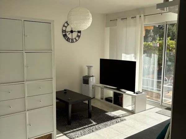 Studio meubler à louer 