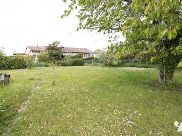 Maison 8 pièces 368 m² 