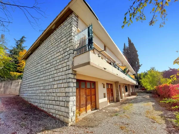Maison 11 pièces 207 m² 