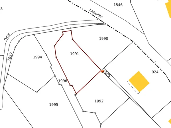 Terrain constructible - 890 m2 - LAGUIOLE 