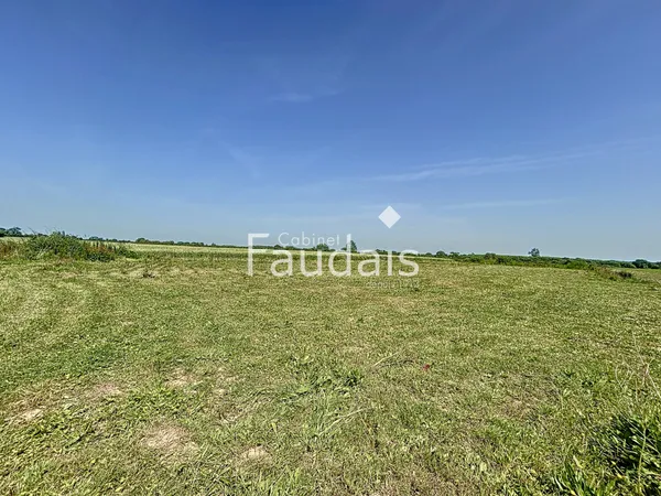Terrain constructible viabilisé à vendre à Port-Bail-sur-Mer 