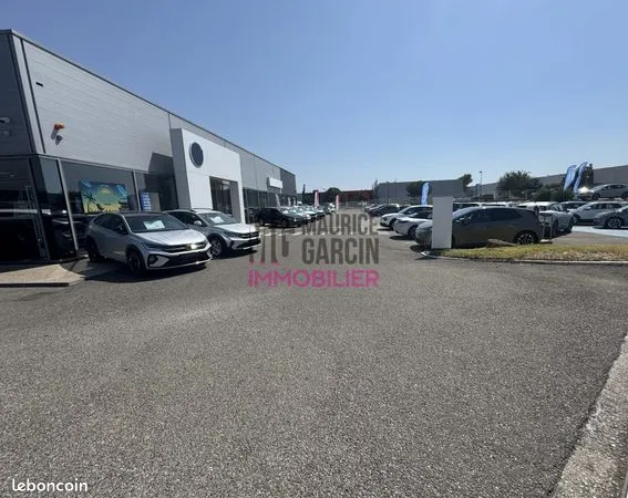 Local commercial 2075 m² 