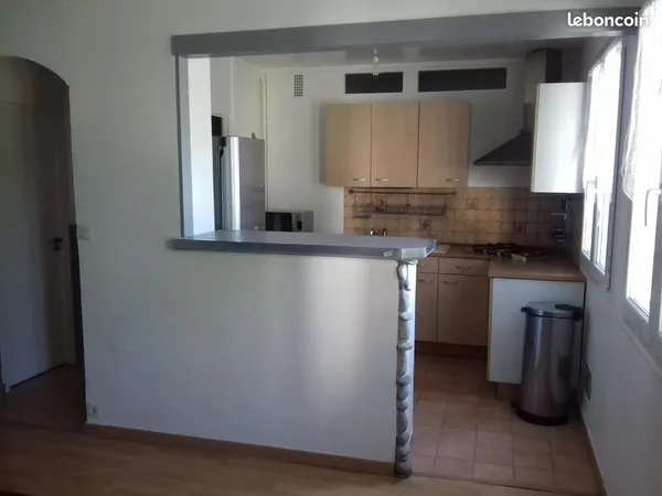 Type 2 de 45m² meublé et équipé 600CC 
