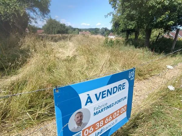 Terrain 746 m² Le Charmel 