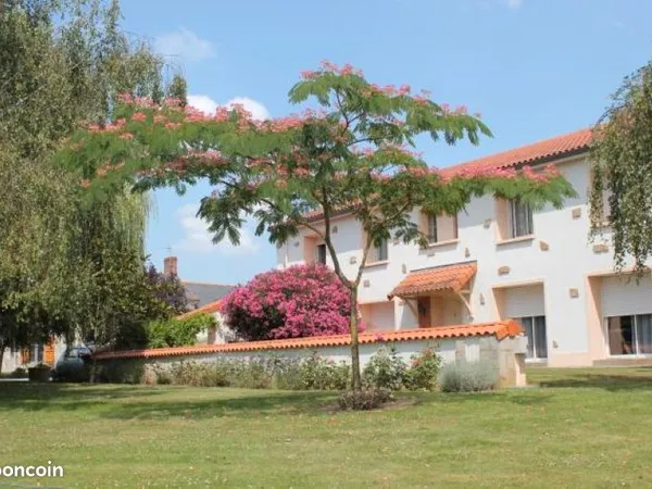 Maison 14 pièces 380 m² 