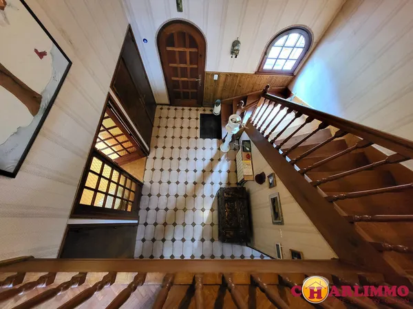 Maison 5 chambres sur sous-sol terrain 3715m² 
