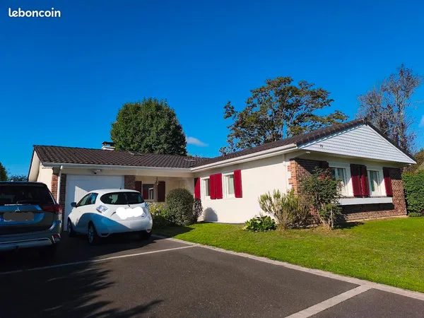 Maison/villa de plain pieds dans résidence avec piscine et tennis 
