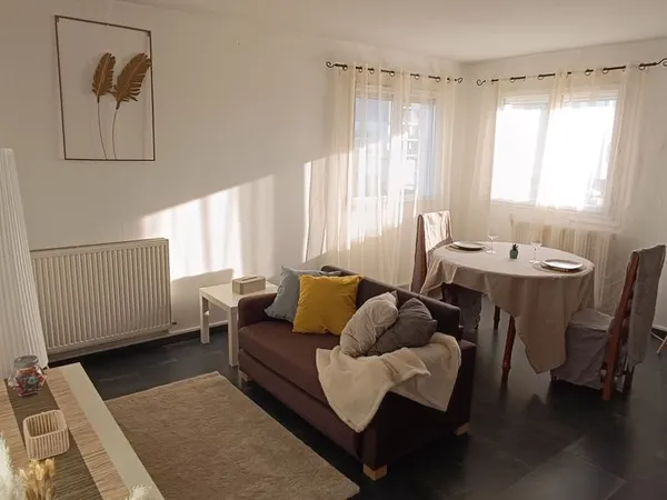 Rare T2 56 m² Ponceau - Dernier étage, terrasse sud, parking, cave 