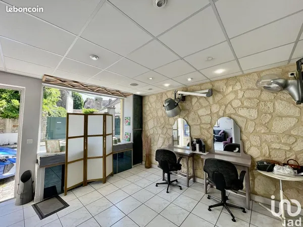 Boutique 43 m² SEINE-PORT 