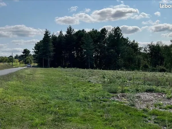 Terrain 4 119 m² Montguyon 