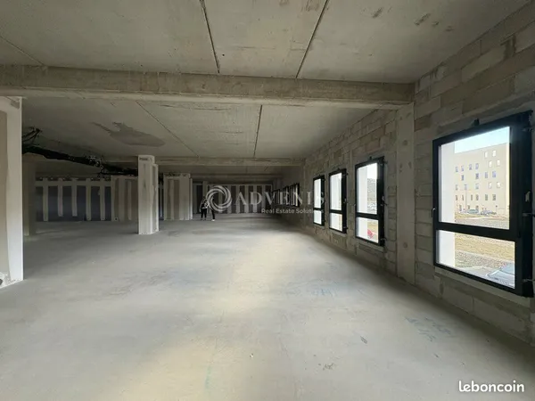 Bureau 57 m² 