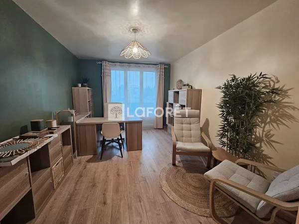 Local commercial 1 pièce 58 m² 