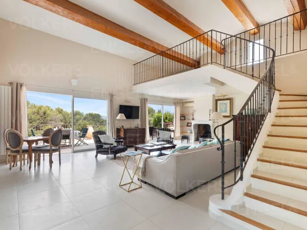 Villa 7 pièces 295 m² 