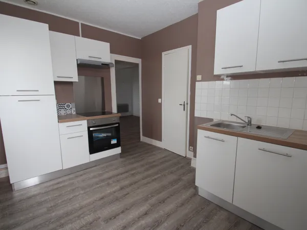 A LOUER A CERCY LA TOUR, appartement F3 