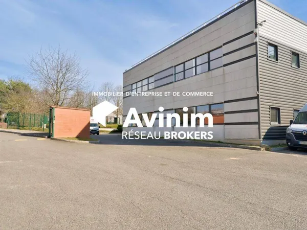 Entrepôt 212 m² 