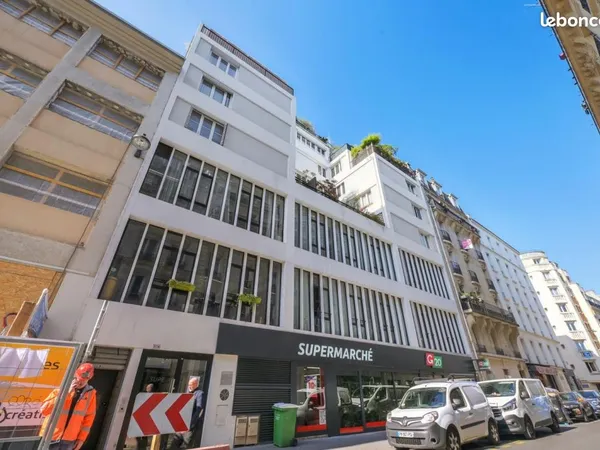 Bureau 180 m² 