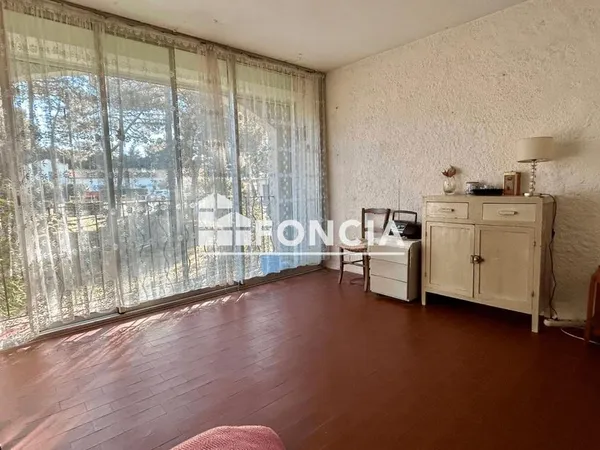 Studio 1 pièce 28 m² 