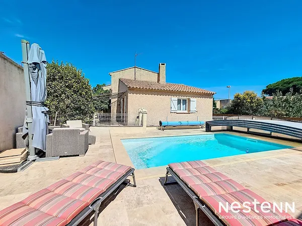 Maison Cogolin 4 pièce(s) 117 m2 + piscine et garage à proximité des commerces 