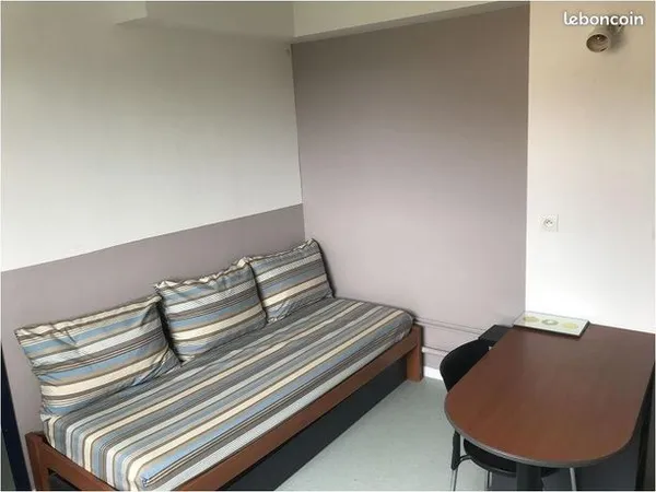 Studio 1 pièce 17 m² 