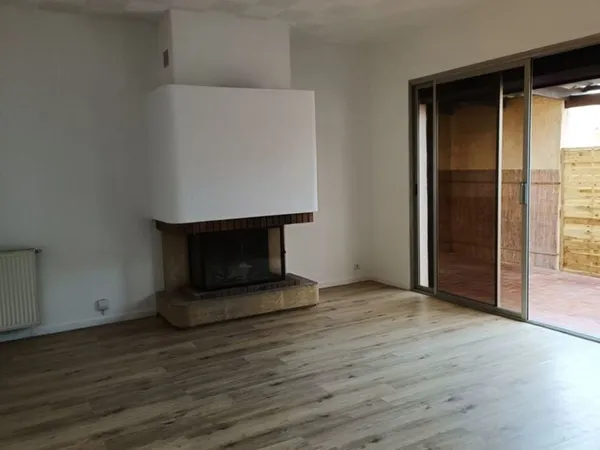 appartement T3 dans villa rez de chaussé 