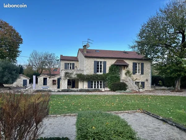 Propriété 9 pièces 200 m² 