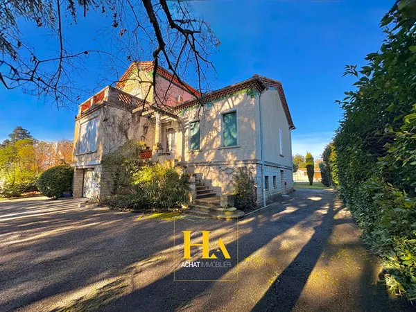 Montélimar - Géry - Maison de caractère des années 30 avec 277 m² totales, combles 