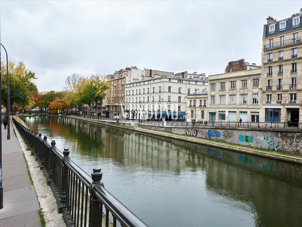 Appartement 3 pièces Paris 10€ Quai de Jemmapes / Canal 