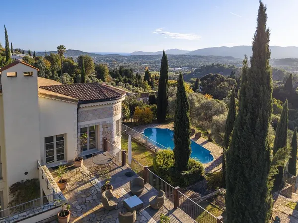 Villa 7 pièces 400 m² 